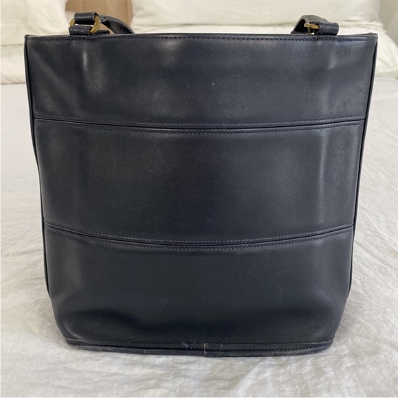 Coach vintage leather bucket style handbag - Picture 4 of 13